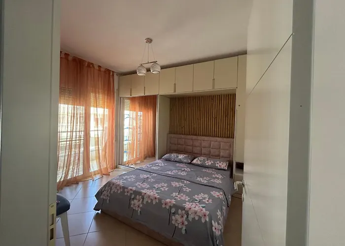 Ajslin's Appartamento Golem (Tirana)